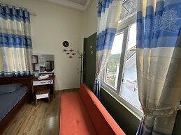 Mây's House