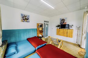 Mây's House