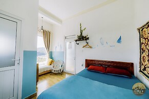 Mây's House