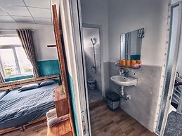 Mây's House