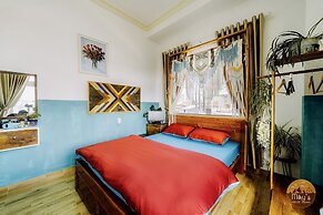 Mây's House