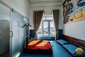 Mây's House