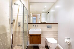Wonderful Holborn Apartment