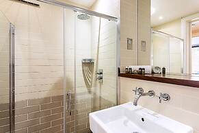 Wonderful Holborn Apartment