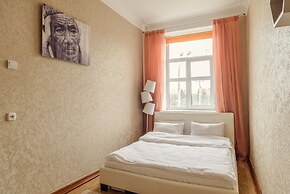 Cozy apartment on Independence Avenue