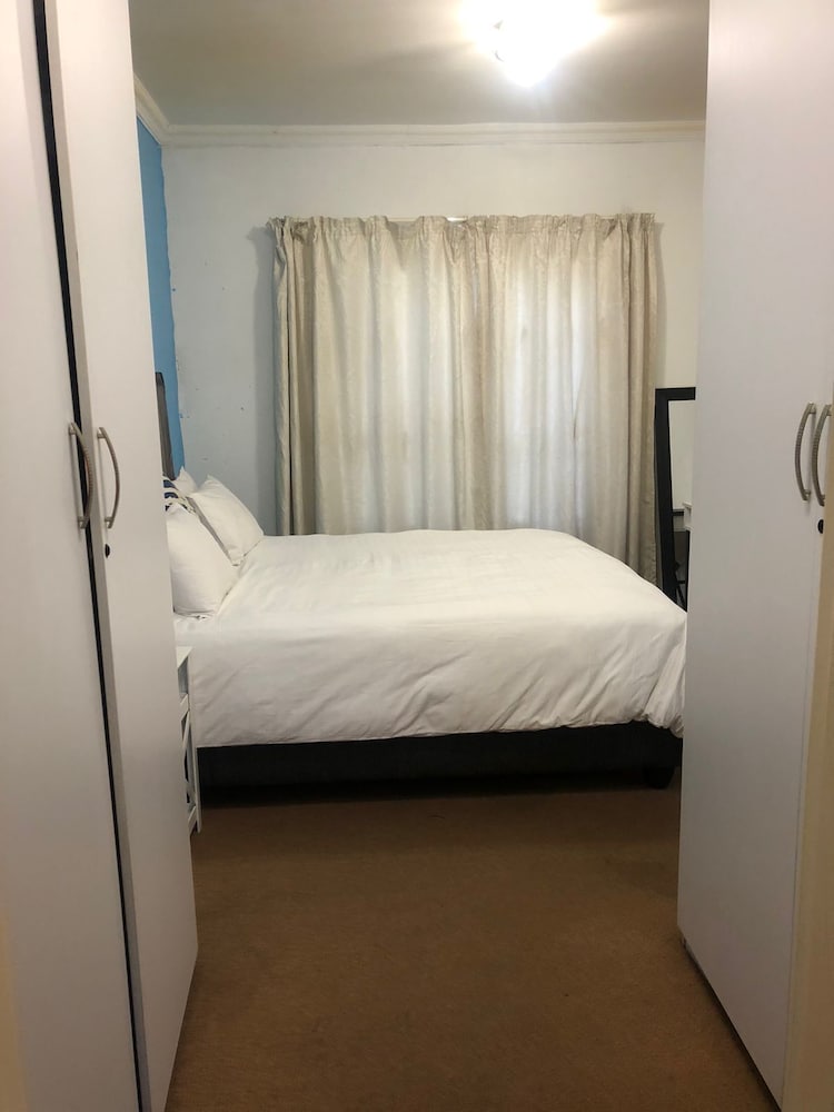 Inviting 3-bed Apartment in Edenvale