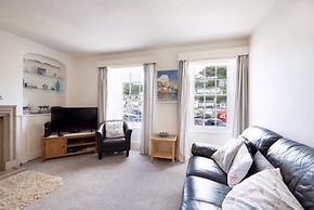 3bed Apartment Sleeps 5- Parking, Wifi, Near Beach