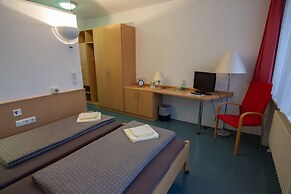 Green Night Hotel