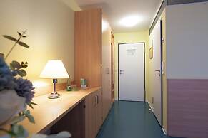 Green Night Hotel