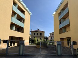 GIALLOMANGO Apt in Lucca
