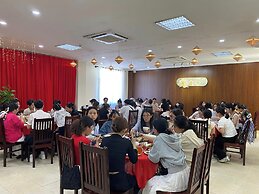 KHACH SAN HUNG VUONG