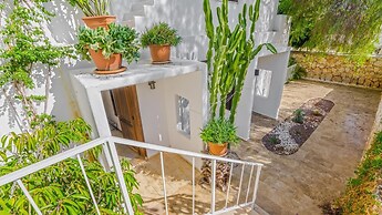 House With Private Pool and Garden 4 min to Beach