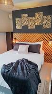 Room-hb4 Double Room With Private Bathro