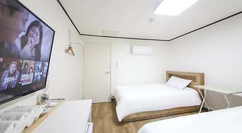 THE OAKRA HOTEL
