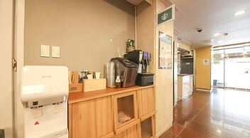 THE OAKRA HOTEL