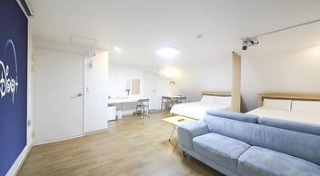 THE OAKRA HOTEL