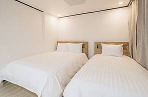 THE OAKRA HOTEL