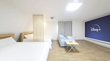 THE OAKRA HOTEL