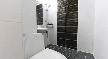 THE OAKRA HOTEL