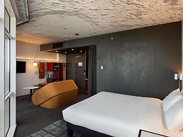 Ibis Kyiv Beresteiska