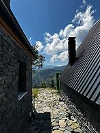 Eloi Suit Bungalov