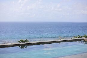 Manta Cottages with Sea View