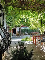 Grand Boutique Hotel