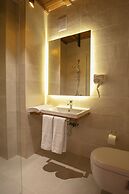 Grand Boutique Hotel