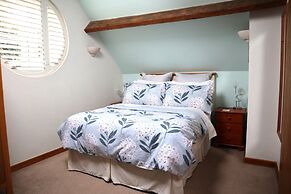 Charming 2-bed Cottage, Beautiful Views, Knutsford