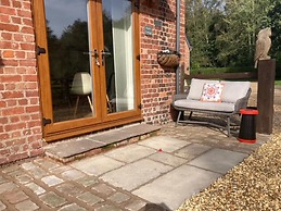 Charming 2-bed Cottage, Beautiful Views, Knutsford