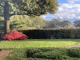 Charming 2-bed Cottage, Beautiful Views, Knutsford