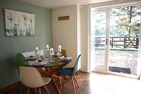 Charming 2-bed Cottage, Beautiful Views, Knutsford