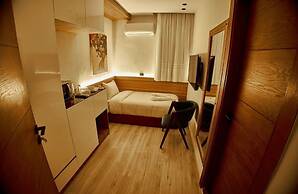 ELITE MOTEL
