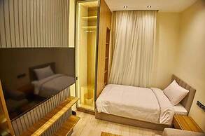 ELITE MOTEL
