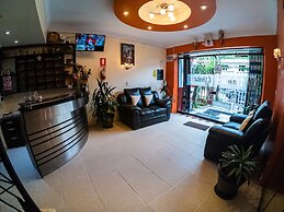 Hotel Los Laureles
