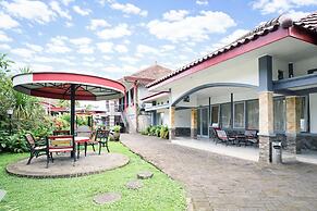 Tripletree Sinergi Hotel Tretes