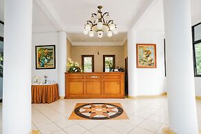 Tripletree Sinergi Hotel Tretes