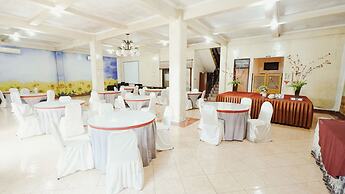 Tripletree Sinergi Hotel Tretes