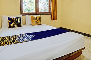 OYO 93107 Homestay H Syarif Syariah – Bandar Gresik