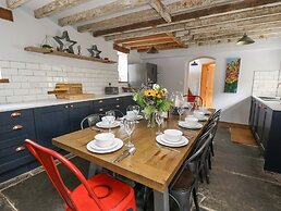 Nanthir House