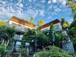 Muong Retreat