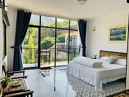 Muong Retreat
