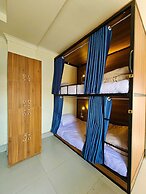 Frontier Hostel & Tours