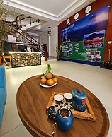 Frontier Hostel & Tours
