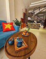 Frontier Hostel & Tours