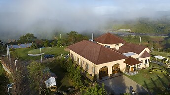Four Spring Villas And Golfs Da Lat
