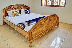 SPOT ON 93144 Homestay H. Syarif Syariah - Bandar Gresik 2