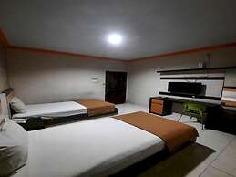 Collection O 93163 Hotel Grand Kartika