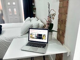Nice And Cosy Large Studio Near Luton Airport!
