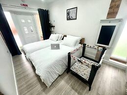 Nice And Cosy Large Studio Near Luton Airport!
